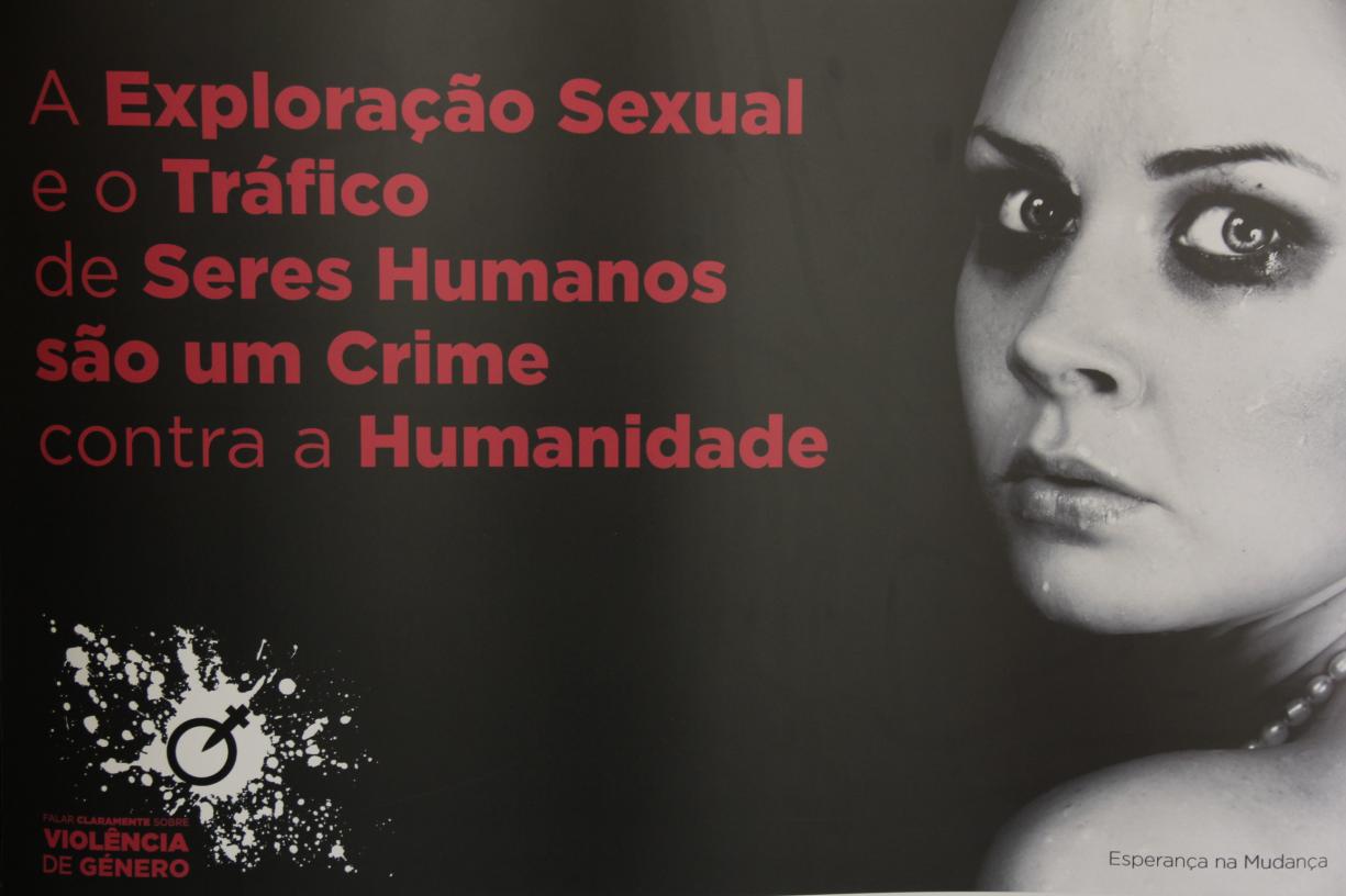 Legalizar a prostituição transforma os traficantes em «empresários»