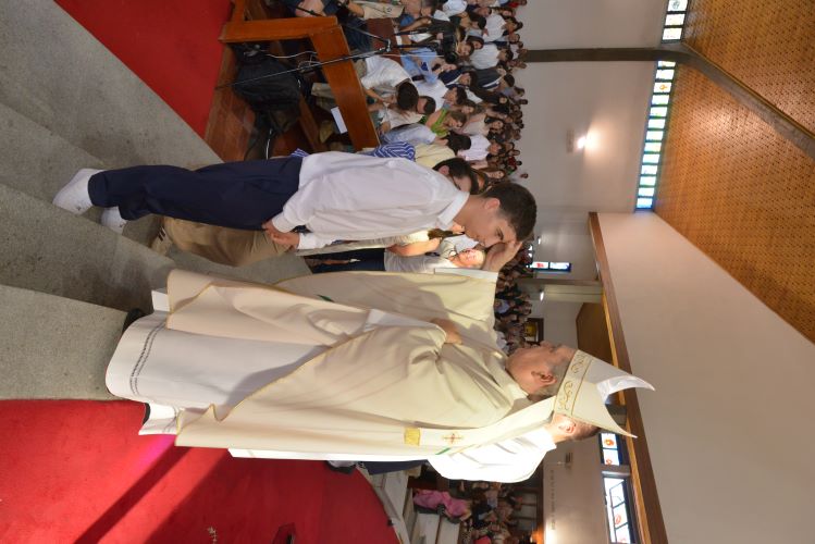 Sacramento da Confirmação na Paróquia do Coração  de Jesus